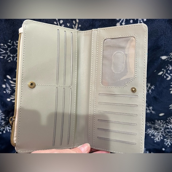 NWT Her Universe Star Wars Rey and Kylo lightsaber flap wallet - Picture 8 of 10